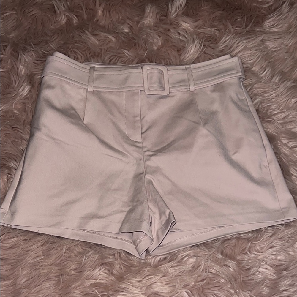 Express Women's Cream/Light Pink Shorts
